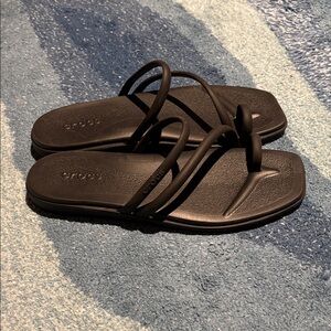 New Crocs Black Toe Sandals, Women’s Sz 9
